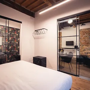 https://suite-design.it-tuscanyhotel.com